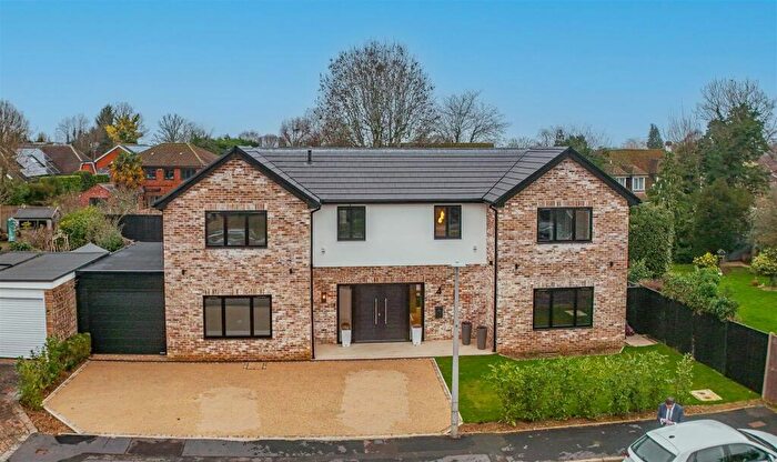 5 Bedroom Detached House For Sale In St. Davids Close, Hemel Hempstead, HP3