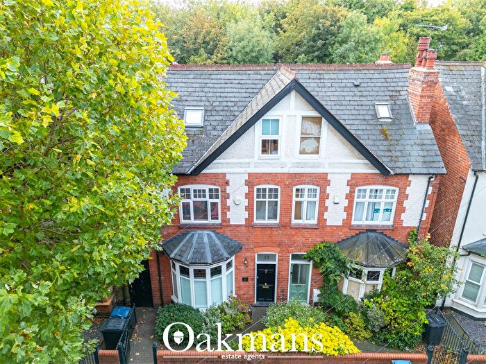5 Bedroom Semi-Detached House For Sale In Hallewell Road, Birmingham, West Midlands, B16