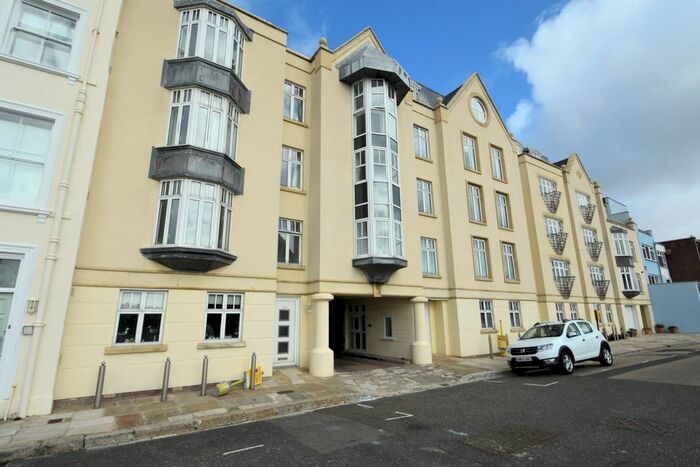 3 Bedroom Flat To Rent In Penny Street, Portsmouth, PO1