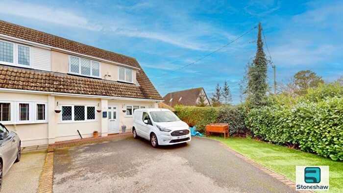 3 Bedroom Semi-Detached Bungalow For Sale In Doddinghurst Road, Doddinghurst, CM15