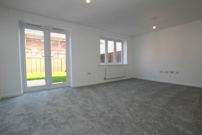 4 Bedroom End Of Terrace House To Rent In Rose Way, Edwalton, Nottingham, NG12