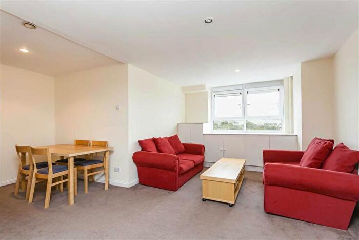 2 Bedroom Flat To Rent In Bethnal Green Road, City View House, E2