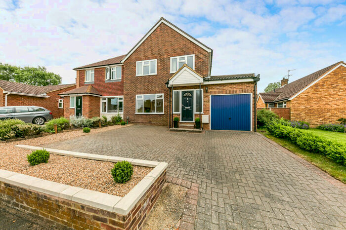 3 Bedroom House To Rent In The Greenwood, Guildford, GU1