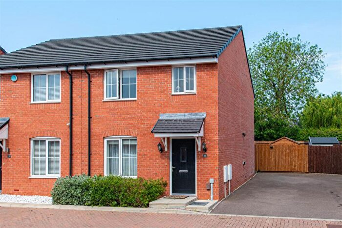 3 Bedroom Semi Detached House For Sale In Taylor Drive, Kettering, NN15