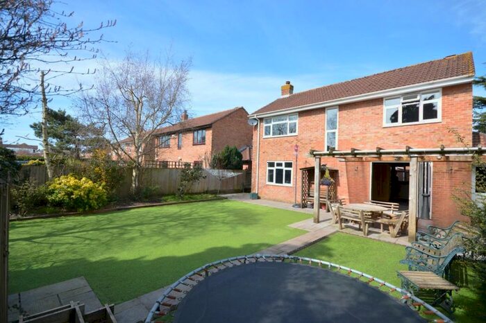 5 Bedroom Detached House To Rent In Court Farm Road, Longwell Green, Bristol, BS30