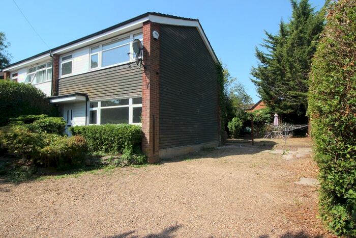 3 Bedroom Semi-Detached House To Rent In The Croft, Maidenhead, SL6