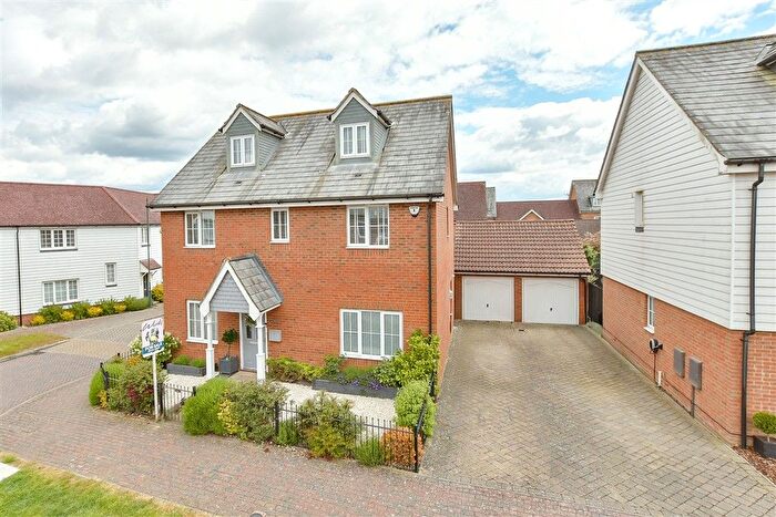 5 Bedroom Detached House For Sale In Hazen Road, Kings Hill, West Malling, Kent, ME19
