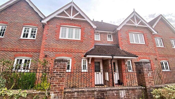 3 Bedroom Terraced House To Rent In Dalley Way, Liss, Hampshire, GU33