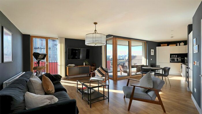 2 Bedroom Flat To Rent In Lockton Street, North Kensington, W10