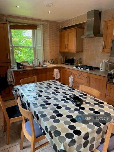 3 Bedroom Flat To Rent In Kensington Road, Glasgow, G12