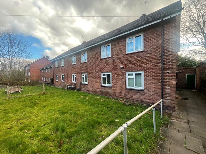 3 Bedroom Maisonette To Rent In Lakehouse Grove, Birmingham, B38
