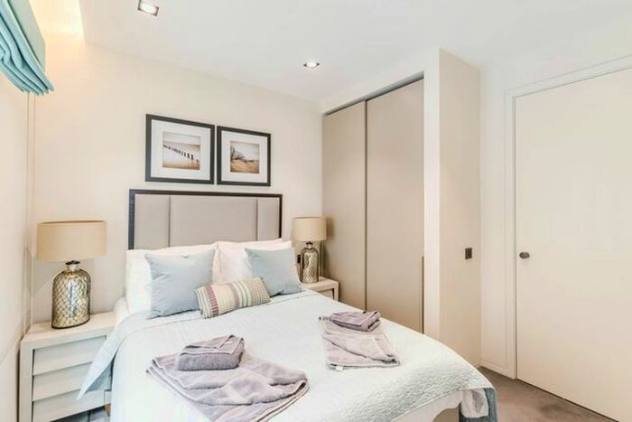 2 Bedroom Flat To Rent In Babmaes Street, St James's, London, SW1Y