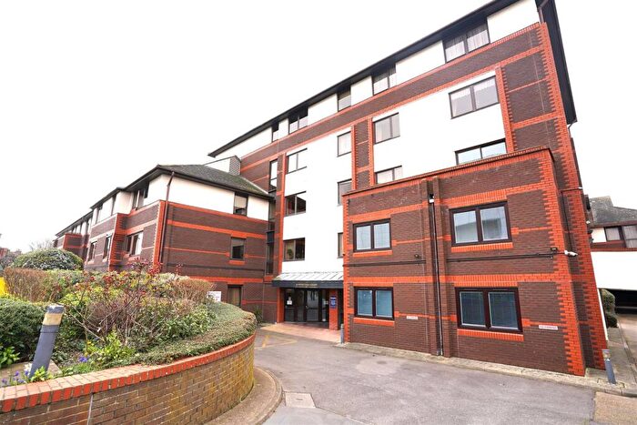 2 Bedroom Flat To Rent In Gordon Place, Southend-On-Sea, SS1
