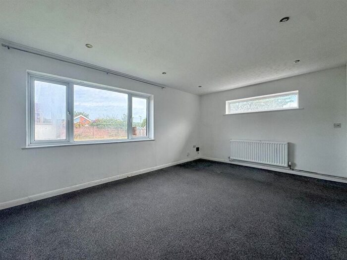3 Bedroom House For Sale In Starling Close, Weston-Super-Mare, BS22