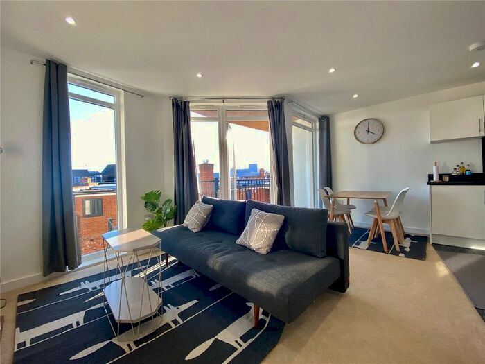 1 Bedroom Flat To Rent In High Street, Reading, RG1