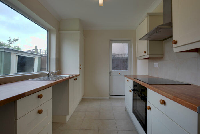 2 Bedroom Detached House To Rent In Cowper Road, Rainham, RM13