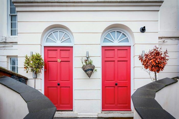 2 Bedroom Maisonette To Rent In Western Terrace, The Park, Nottingham, NG7