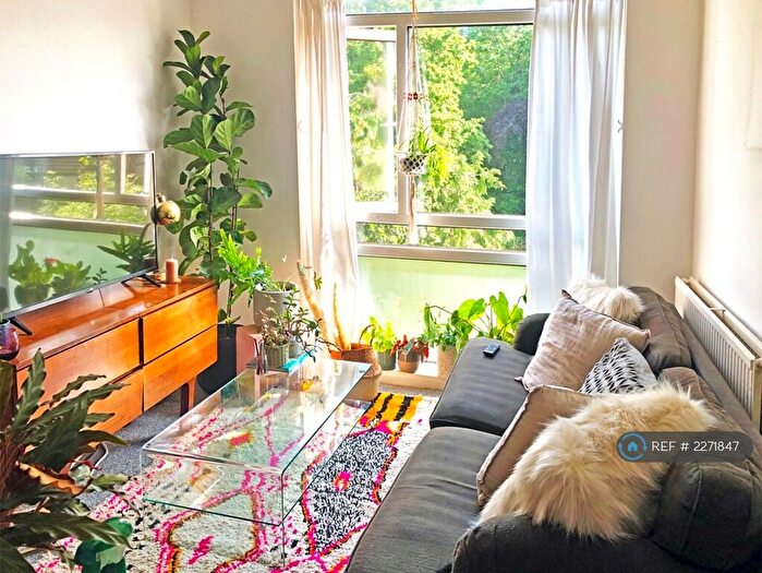 1 Bedroom Flat To Rent In Rossal Court, London, SE20