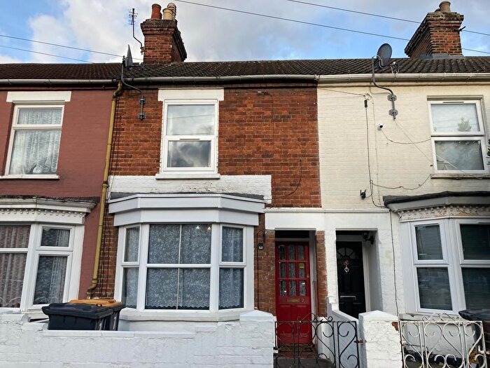 3 Bedroom Terraced House To Rent In Cromwell Road, Bedford, MK40