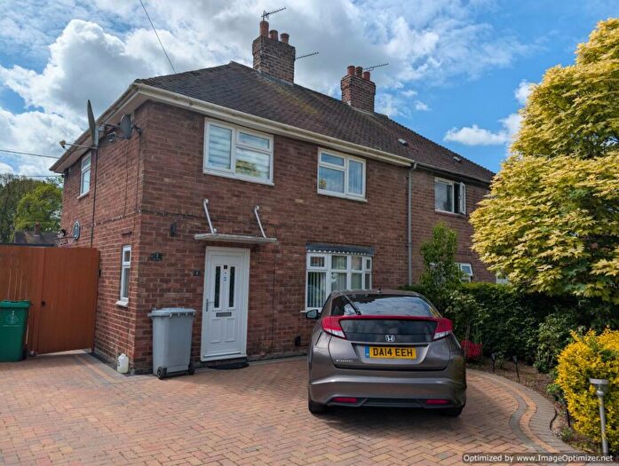 3 Bedroom Semi-Detached House To Rent In Elm Close, CW2