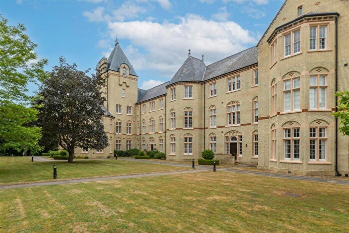 2 Bedroom Apartment For Sale In West Wing, Fairfield Hall, Kingsley Avenue, Fairfield, SG5