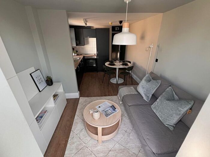 2 Bedroom Flat To Rent In Colworth Road, Leytonstone, E11