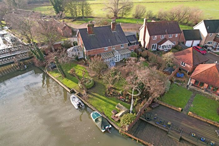 6 Bedroom Detached House For Sale In Gillingham, NR34