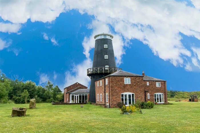 6 Bedroom Property For Sale In Sleaford Road, Brant Broughton, Lincoln, LN5