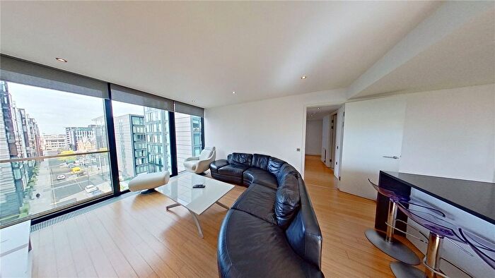 2 Bedroom Flat To Rent In Simpson Loan, Edinburgh, EH3