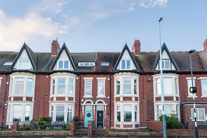 2 Bedroom Flat To Rent In The Links, Whitley Bay, NE26