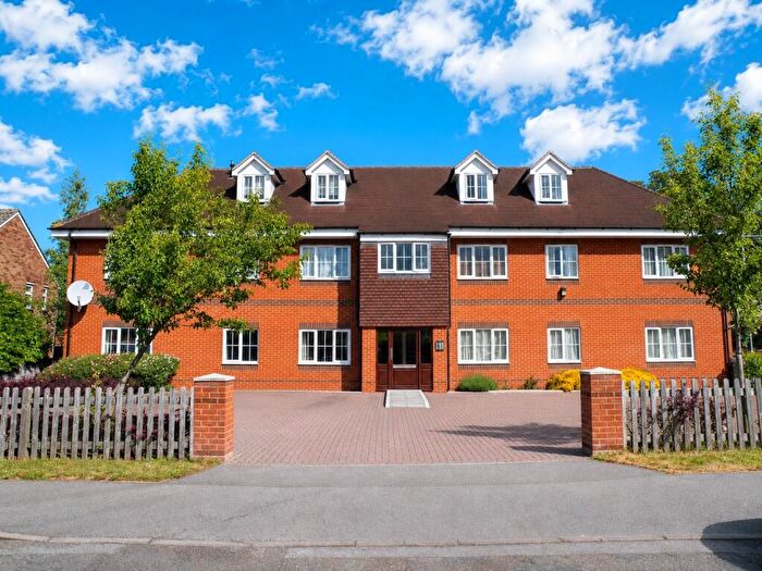 2 Bedroom Flat For Sale In Blatchly House, Roebuck Estate, Binfield, Berkshire, RG42