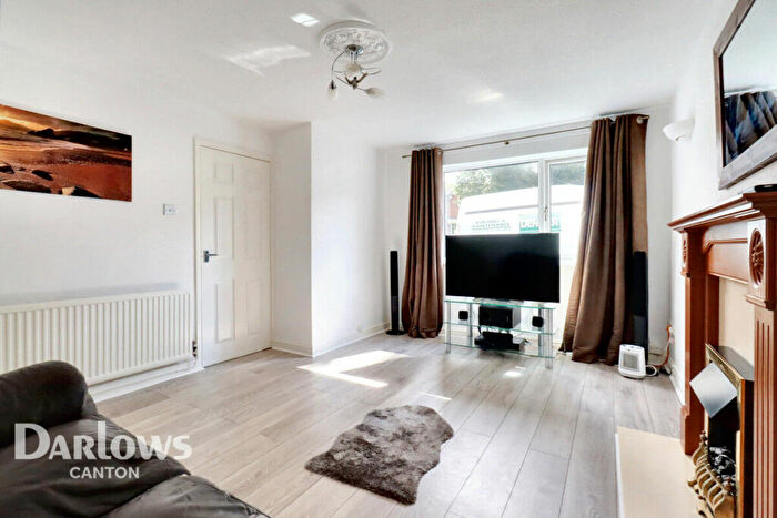 3 Bedroom Semi Detached House For Sale In Vista Rise, Cardiff, CF5