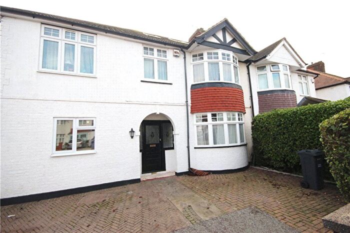 1 Bedroom Flat To Rent In Alderney Avenue, Hounslow, TW5