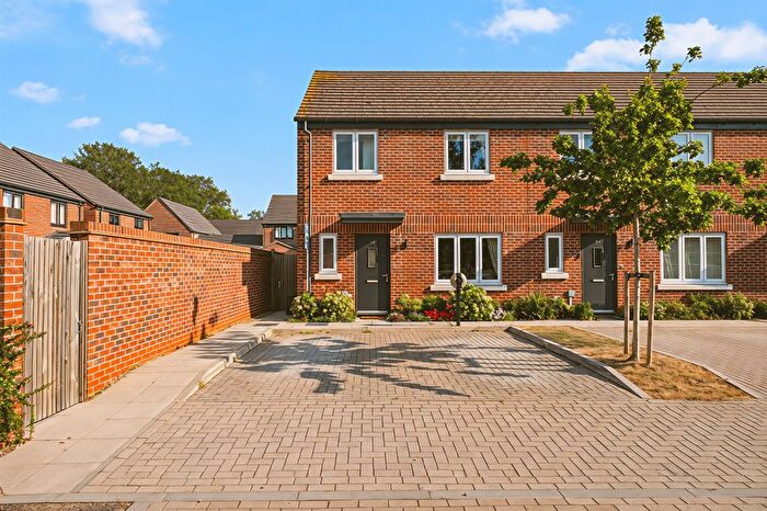3 Bedroom Semi-detached House For Sale In Ottershaw, Chertsey, Surrey, KT16