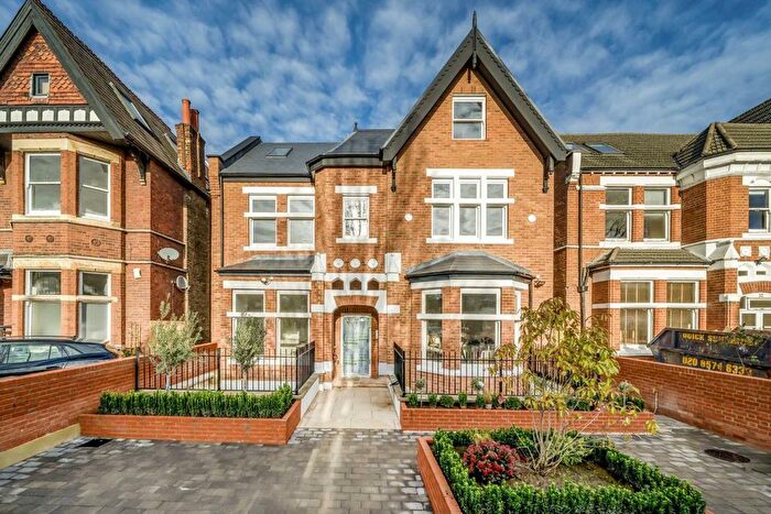 2 Bedroom Flat For Sale In Gordon Road, Ealing, W5