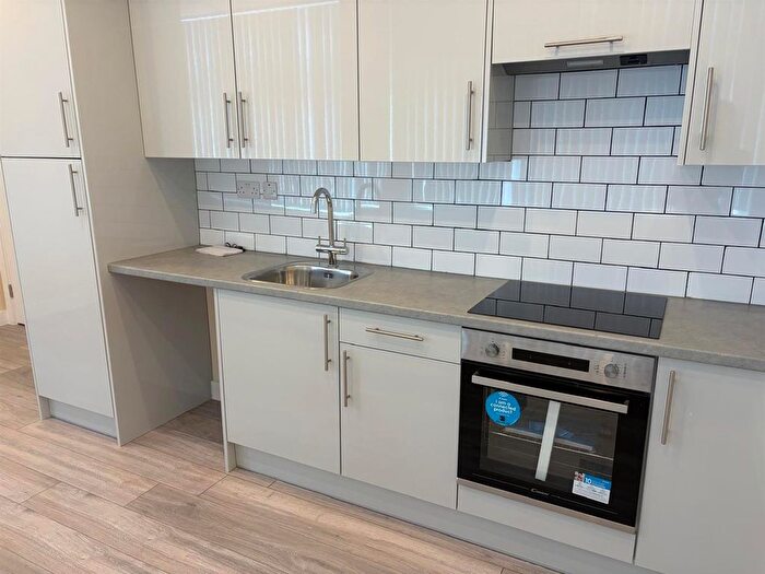 2 Bedroom Flat To Rent In Manchester Road, Burnley, BB11