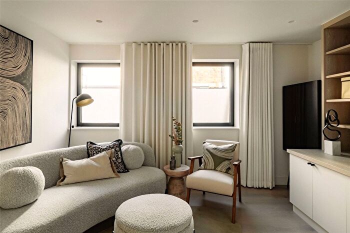 4 Bedroom Flat For Sale In Draycott Avenue, Chelsea, SW3