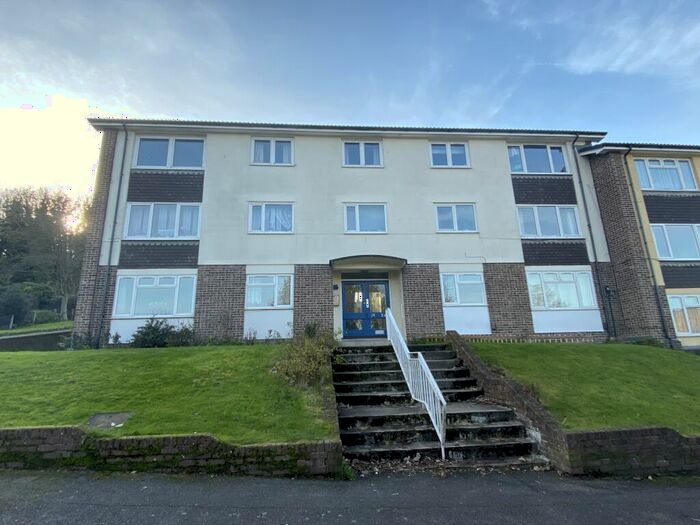 2 Bedroom House To Rent In George Street, Dover, CT17