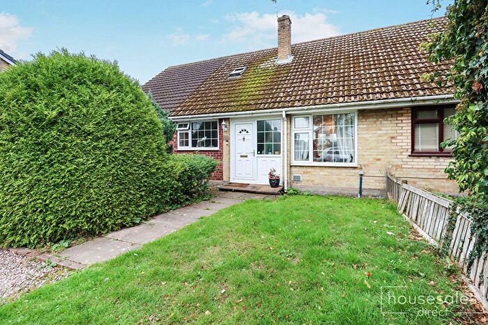 3 Bedroom Semi-Detached House For Sale In Monmouth Road, Wrexham, LL12