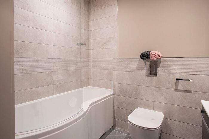 1 Bedroom Flat To Rent In Knocknagoney Road, Belfast, BT4