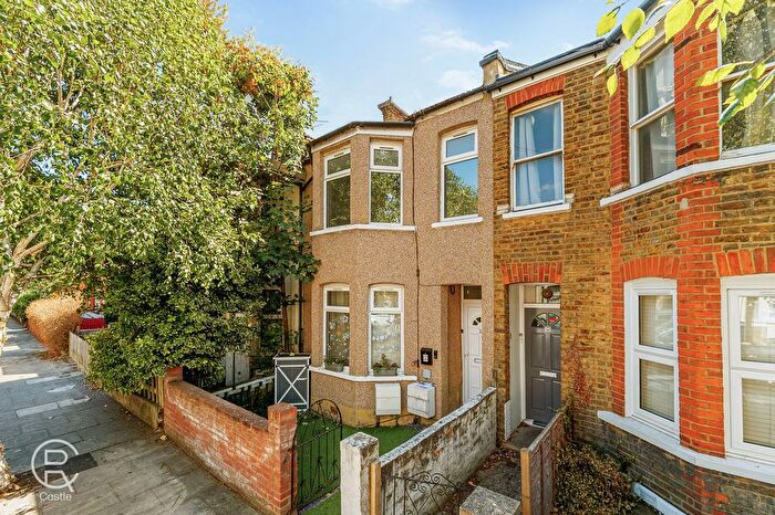 3 Bedroom Flat For Sale In Shirley Gardens, Hanwell, London, W7