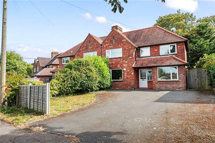 4 Bedroom Detached House To Rent In Kings Crescent, Lymington, Hampshire, SO41