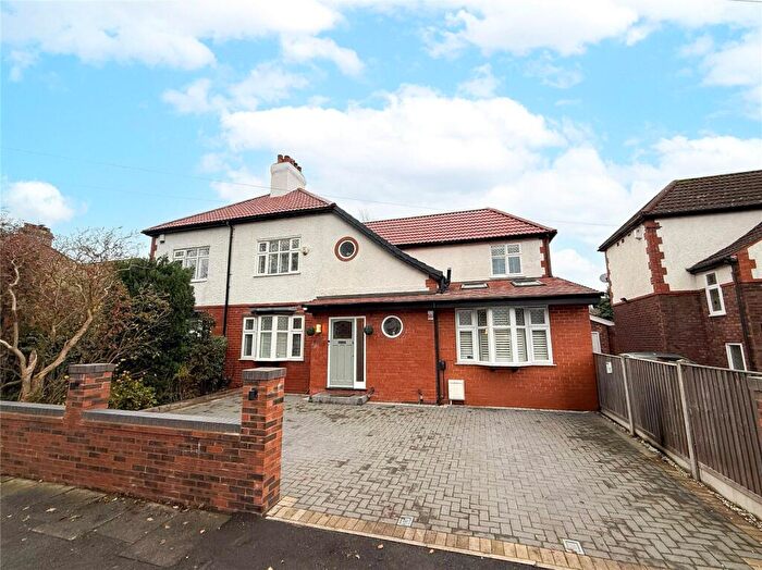 4 Bedroom Semi Detached House For Sale In Parrs Wood Avenue, Didsbury, M20