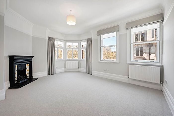 4 Bedroom Flat To Rent In Lower Sloane Street, London, SW1W
