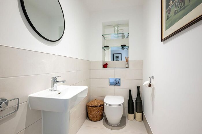4 Bedroom Detached House For Sale In Clifton, Shefford, SG17