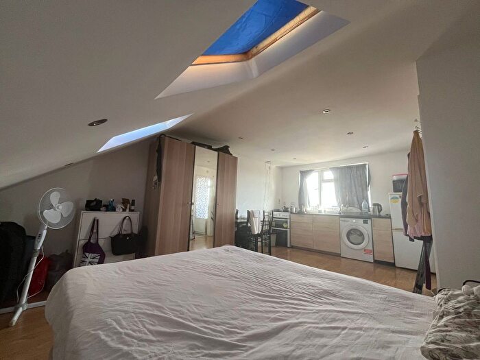 Studio To Rent In Heath Road, Hounslow, TW3