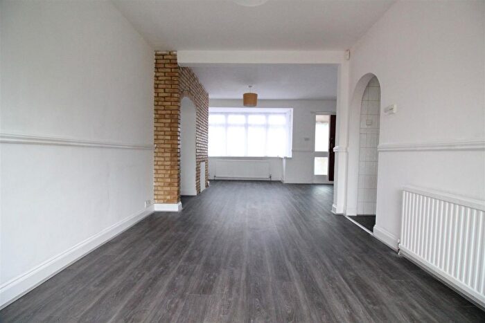 3 Bedroom Property To Rent In Hillborne Close, Hayes, UB3
