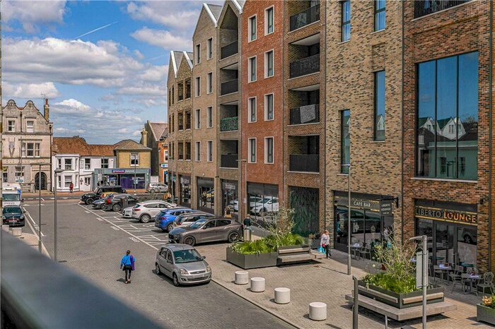 1 Bedroom Flat To Rent In Station Road North, Egham, Surrey, TW20