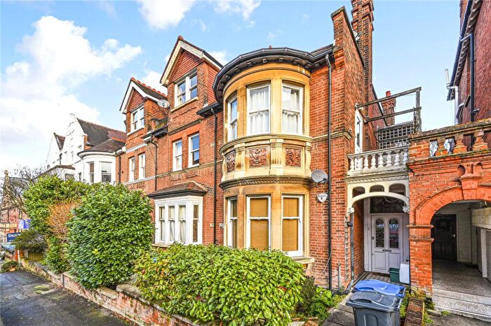 2 Bedroom Apartment To Rent In Surbiton Hill Road, Surbiton, KT6