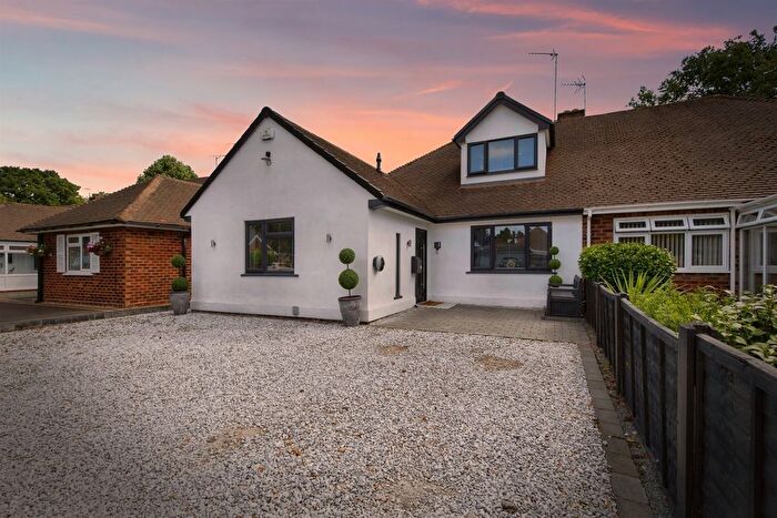 4 Bedroom Semi-Detached House For Sale In Dovedale Avenue, Shirley, Solihull, B90